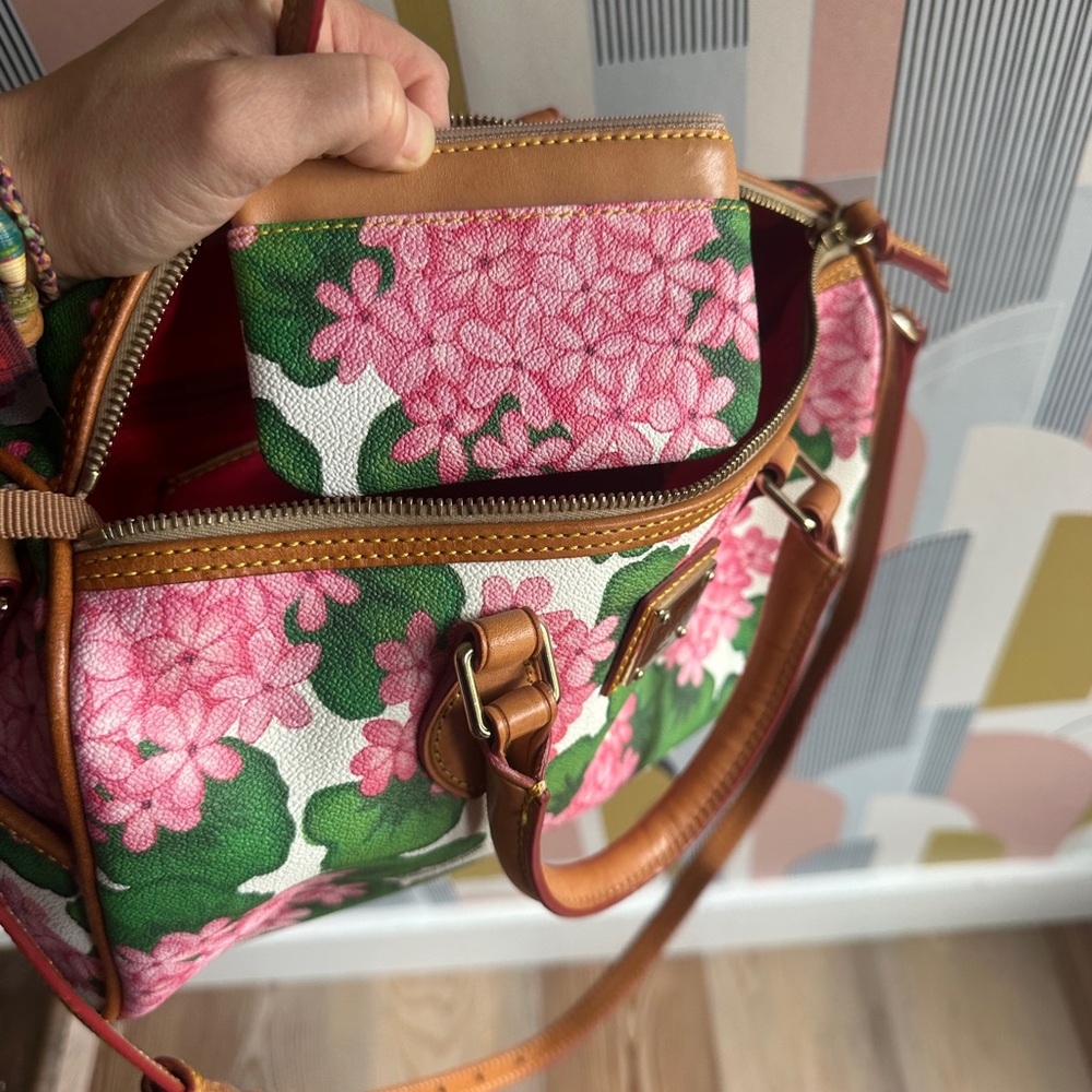 Dooney & Bourke Pink Floral Women's Bag - Picture 5 of 6